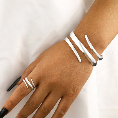 Women’s Open Curve Bracelet and Ring Set